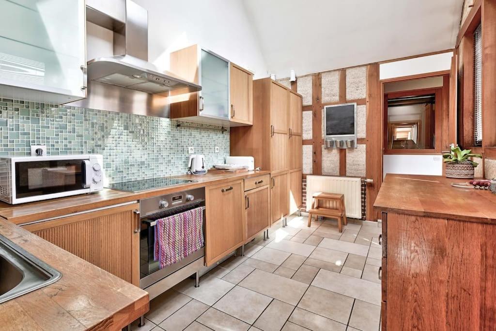 Maison De Ville Spacieuse Et Calme En Plein Coeur D'อาเมียงส์ ภายนอก รูปภาพ